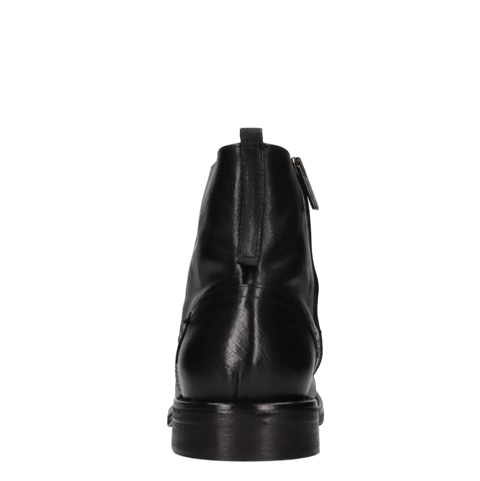 Hundred 100 Bottes noires