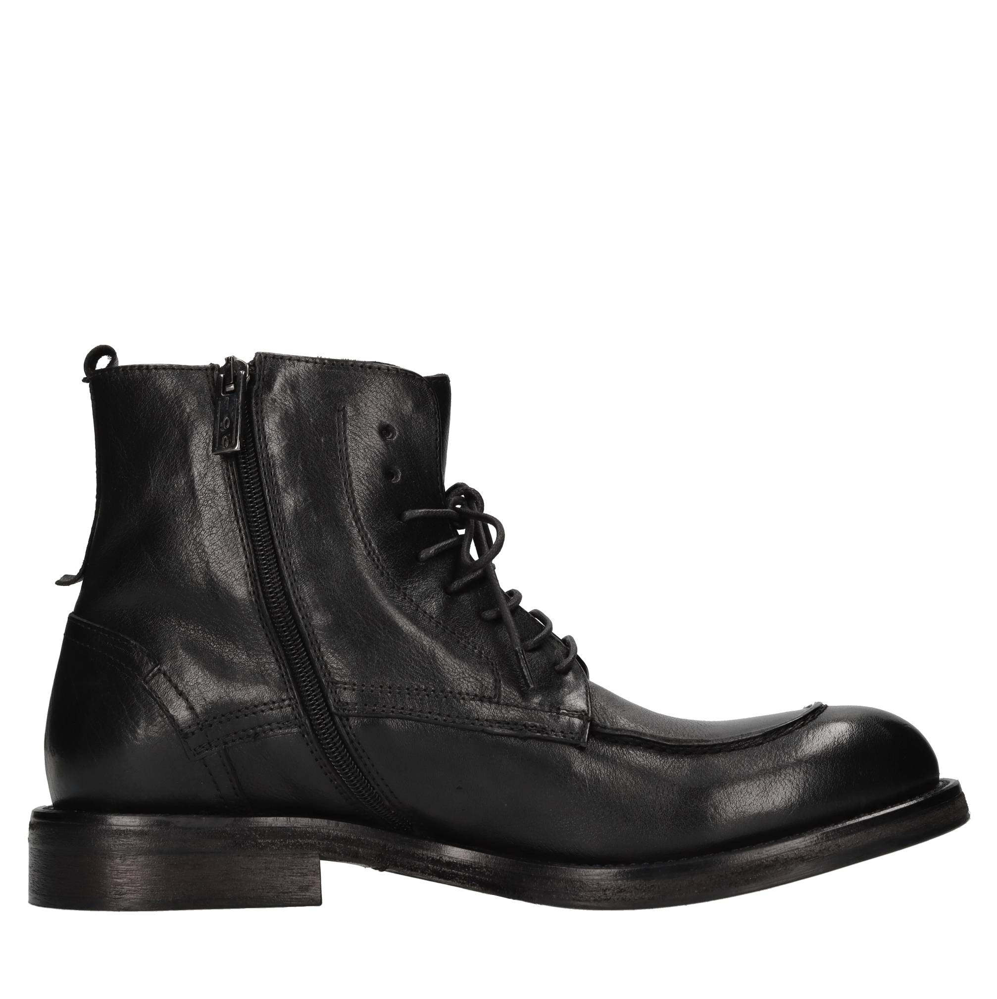 Hundred 100 Bottes noires