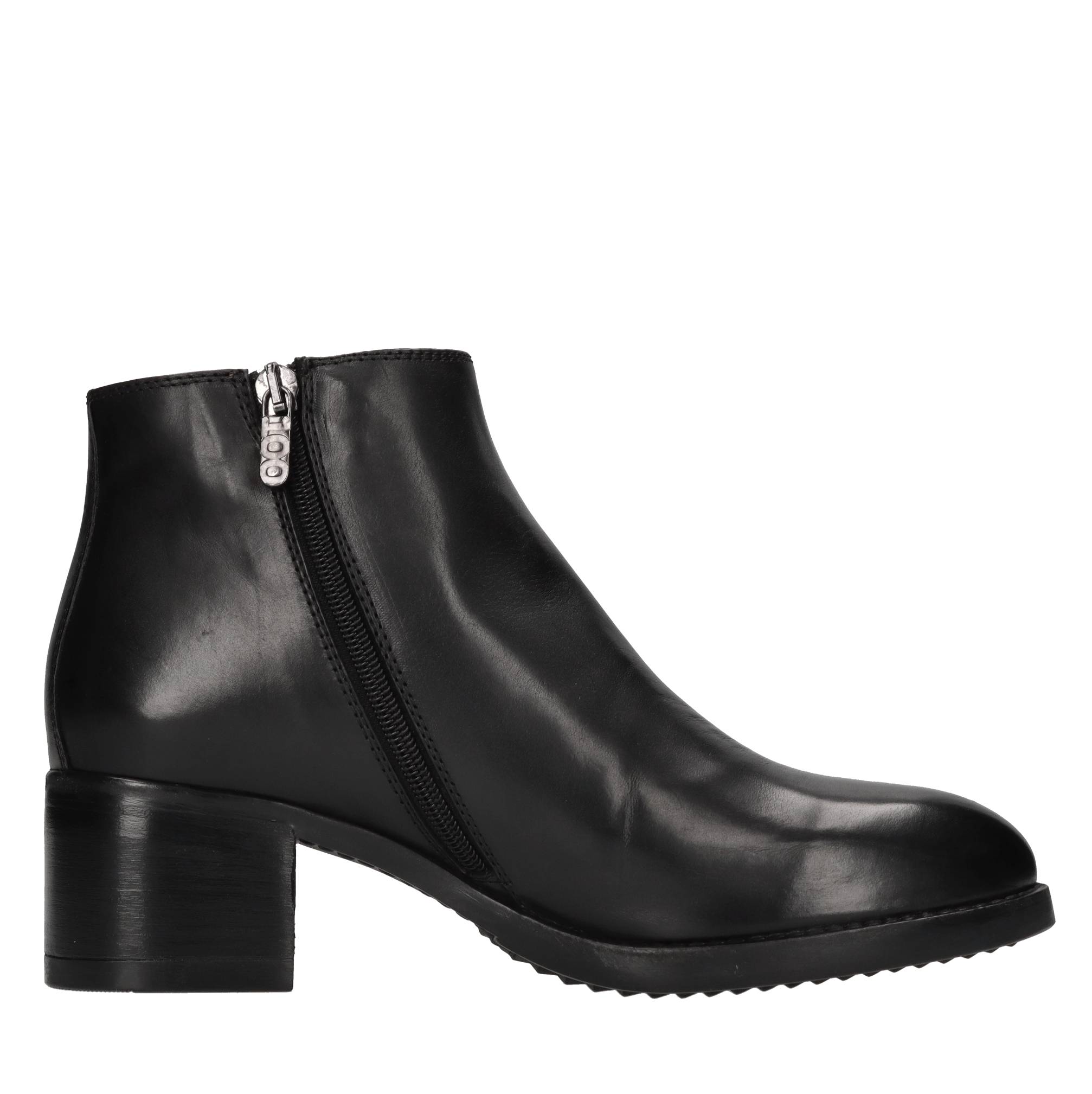 Hundred 100 Bottes noires