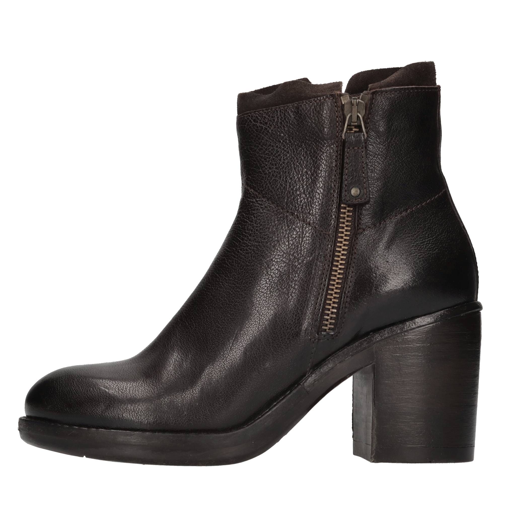 Hundred 100 Bottes Moro Head
