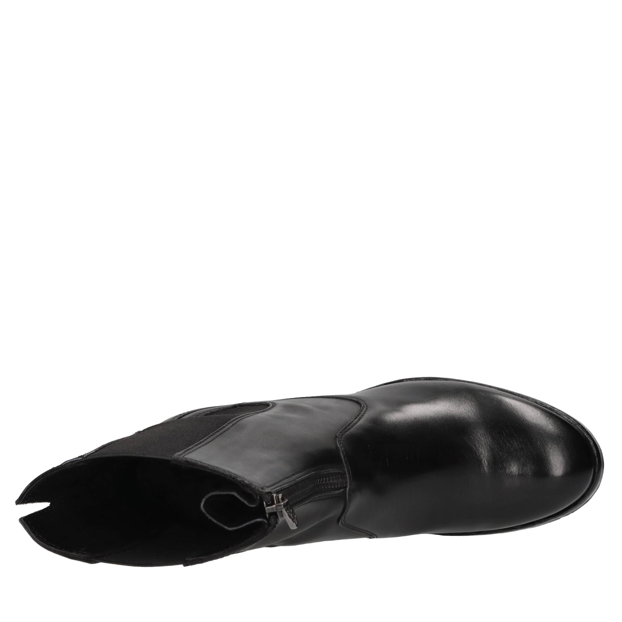 Hundred 100 Bottes noires