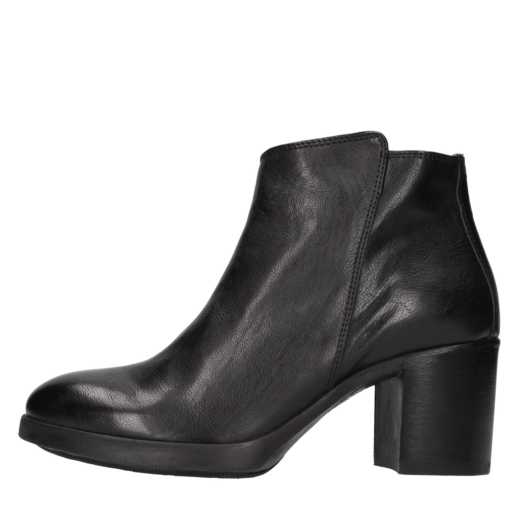 HUNDRED 100 Boots