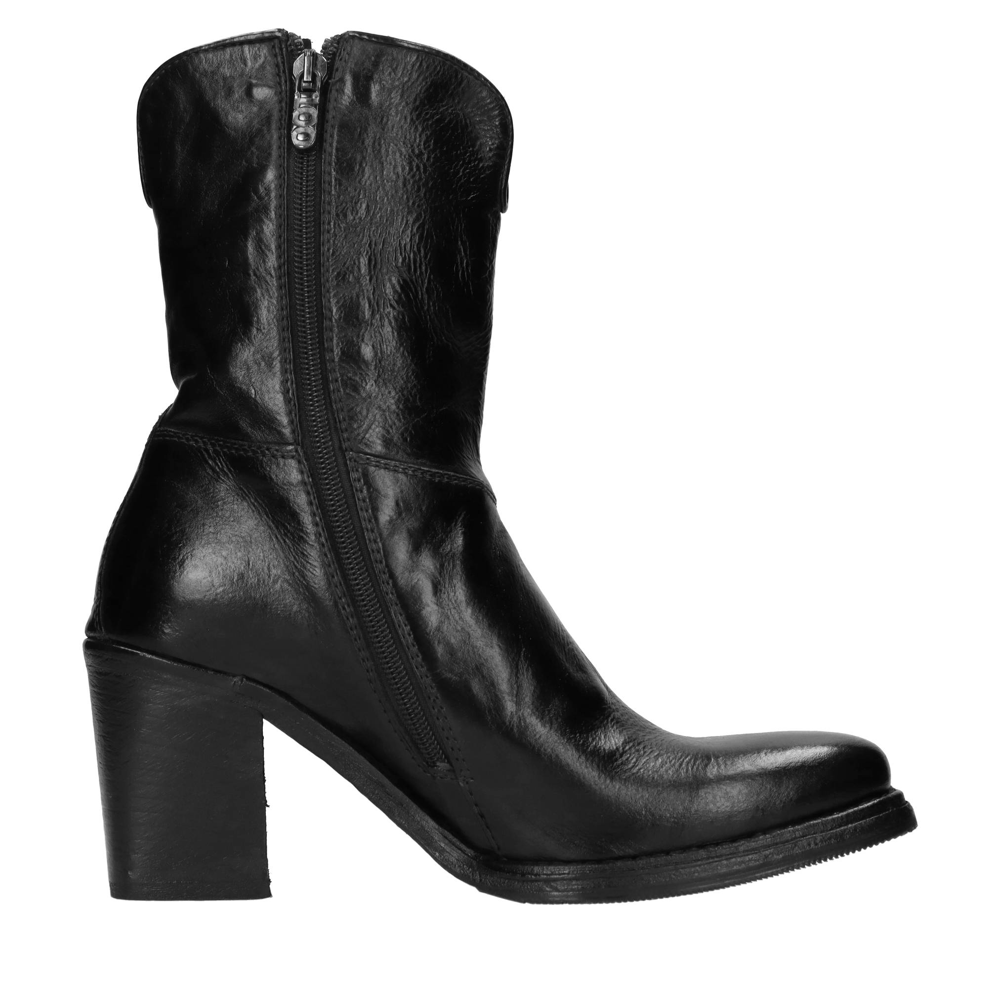 Hundred 100 Bottes noires