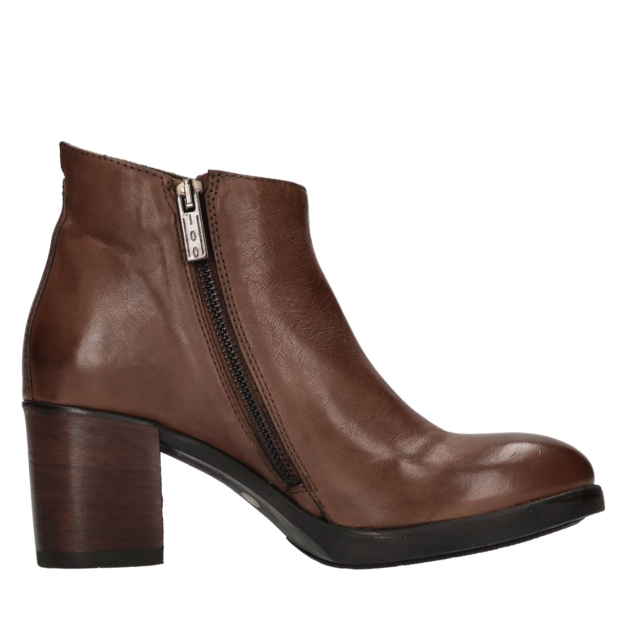 Hundred 100 Schwarze Stiefel