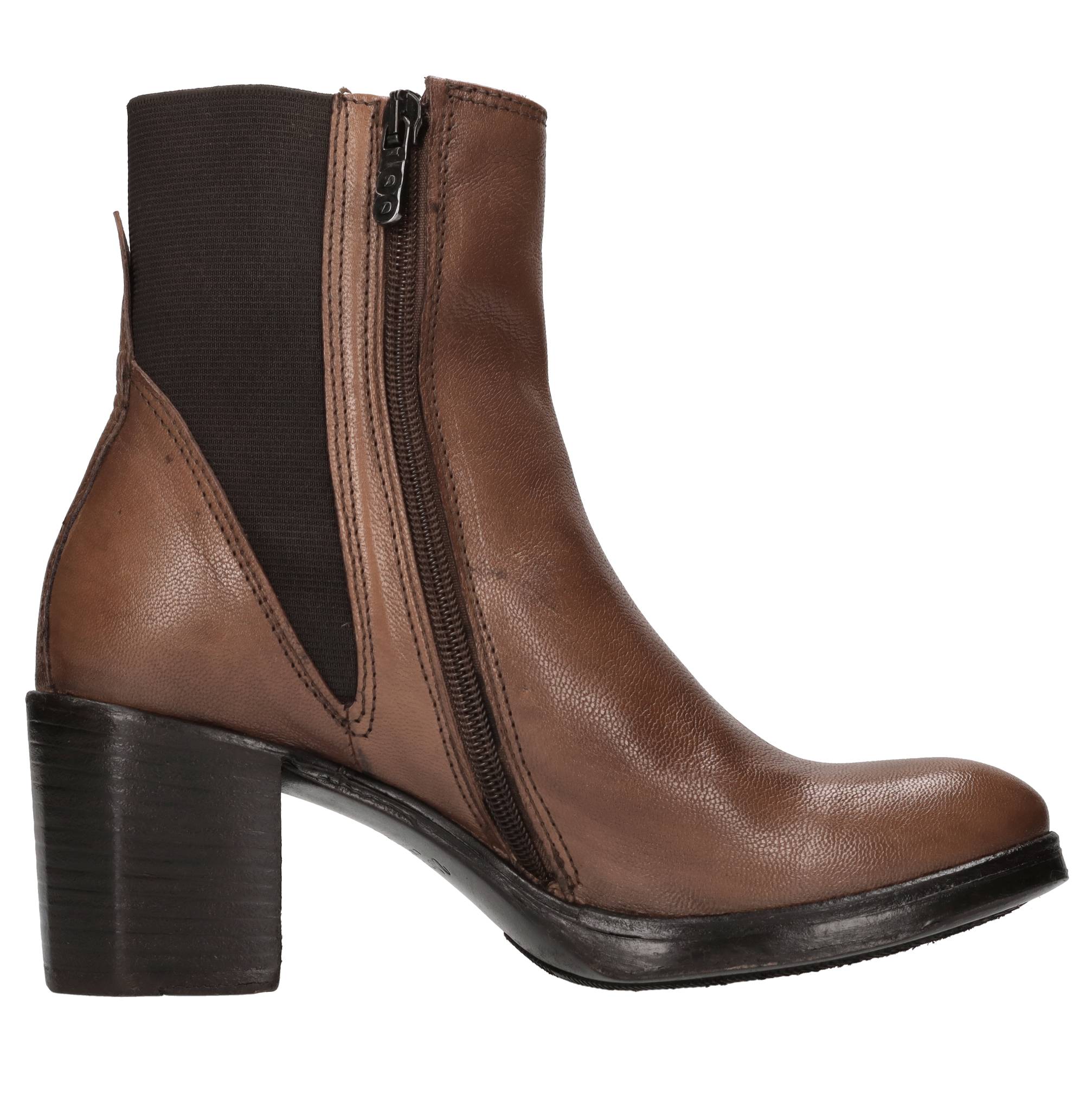 Hundred 100 Bottes brunes