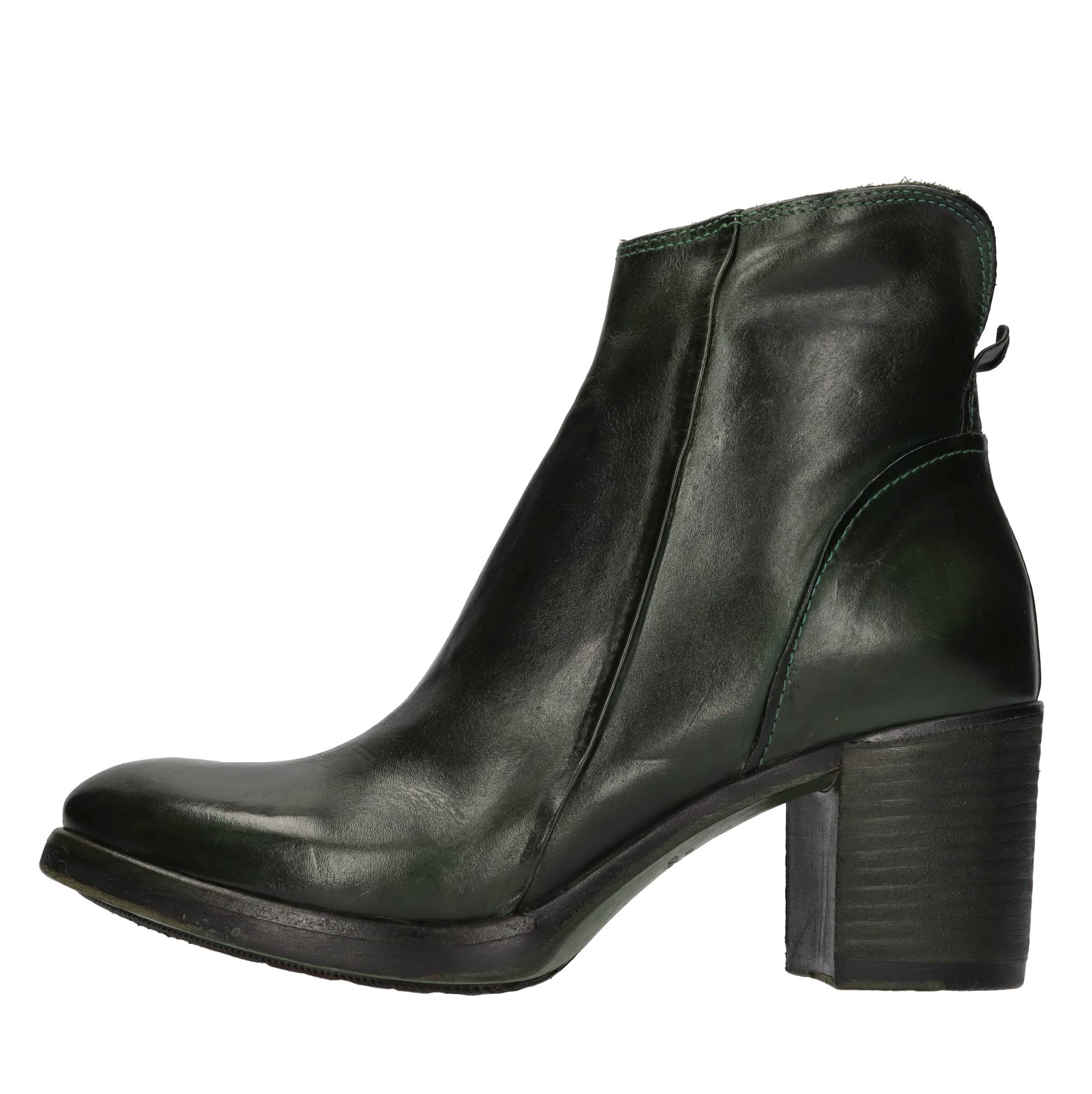 Hundred 100 Bottes vertes