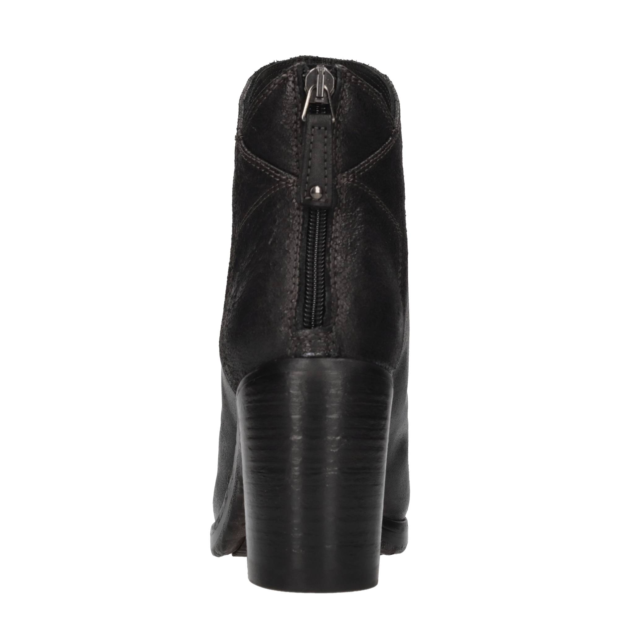 Hundred 100 Bottes noires