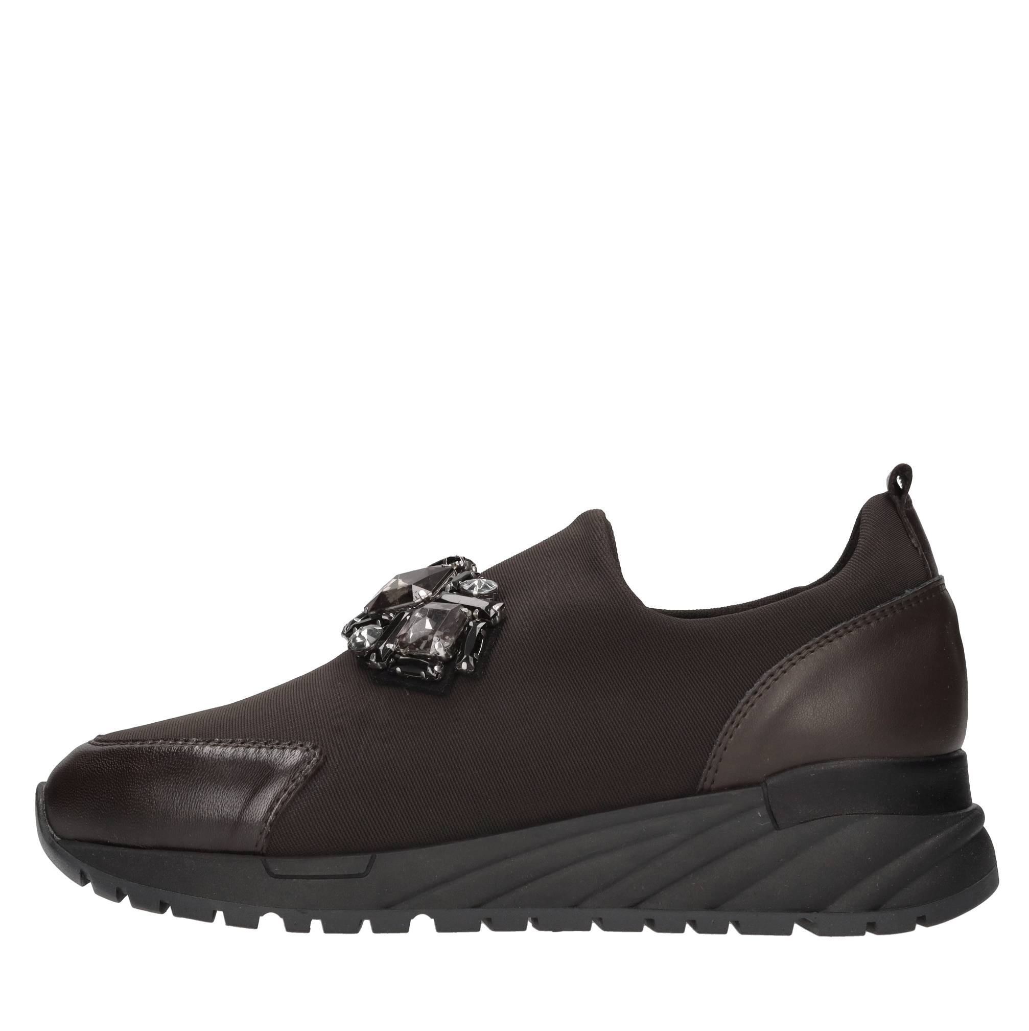 DONNA SERENA Flat shoes
