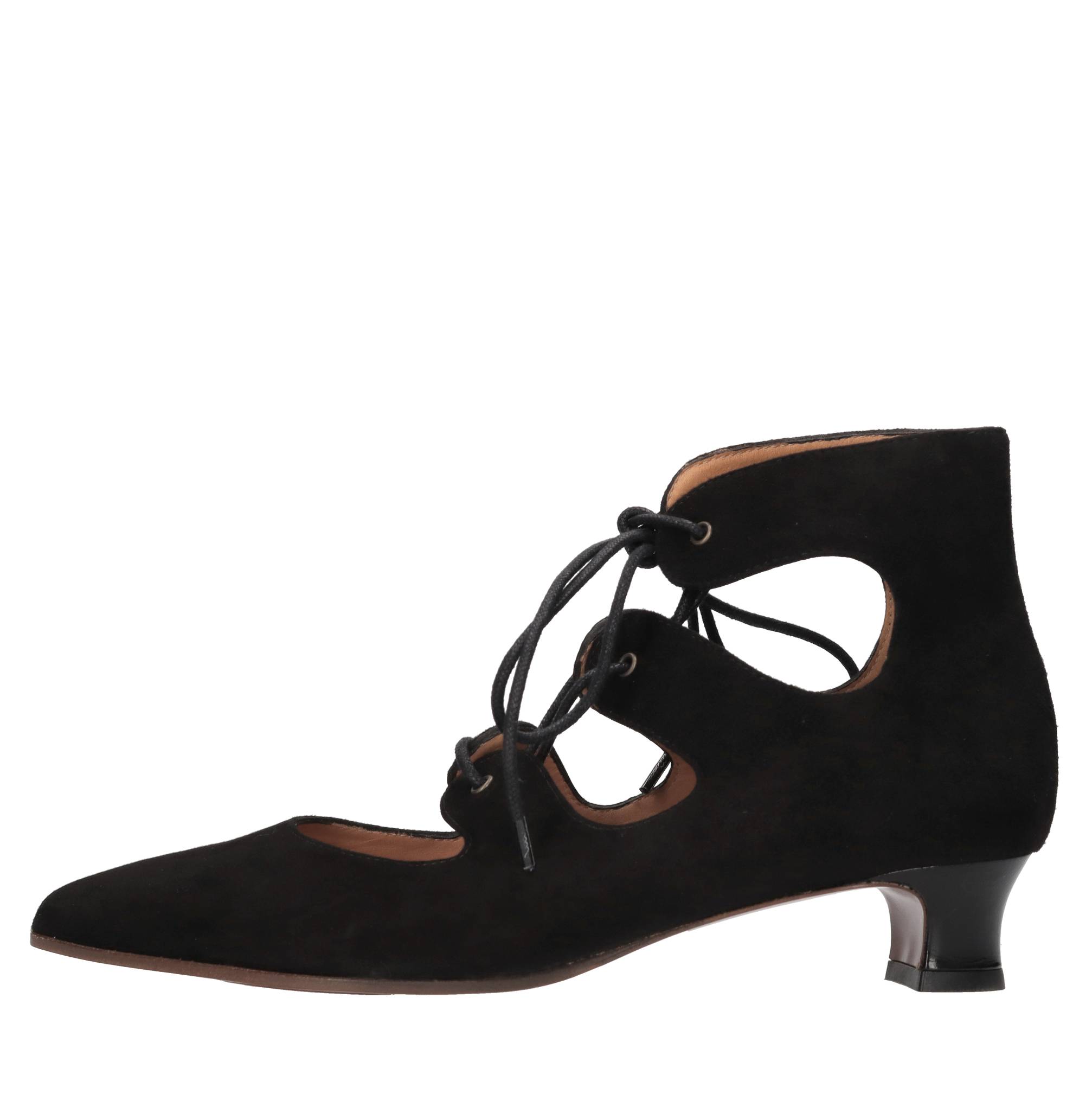Chie Mihara With Heel