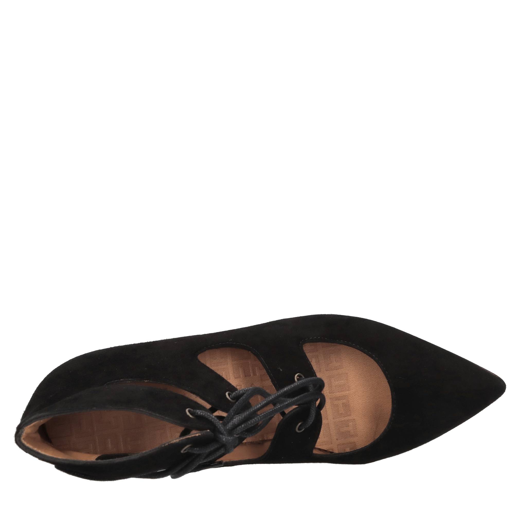 Chie Mihara With Heel