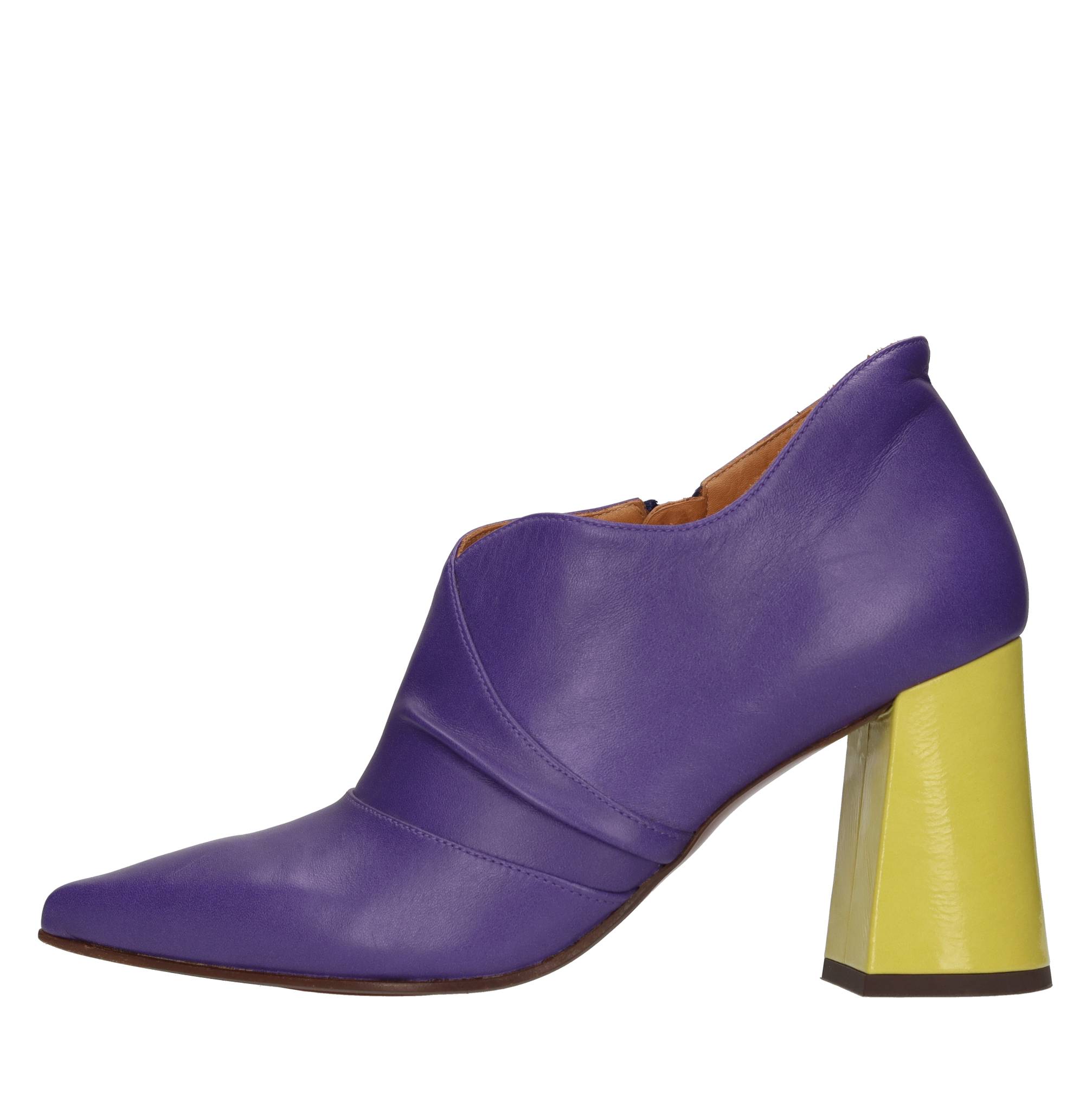 Chie Mihara With Heel