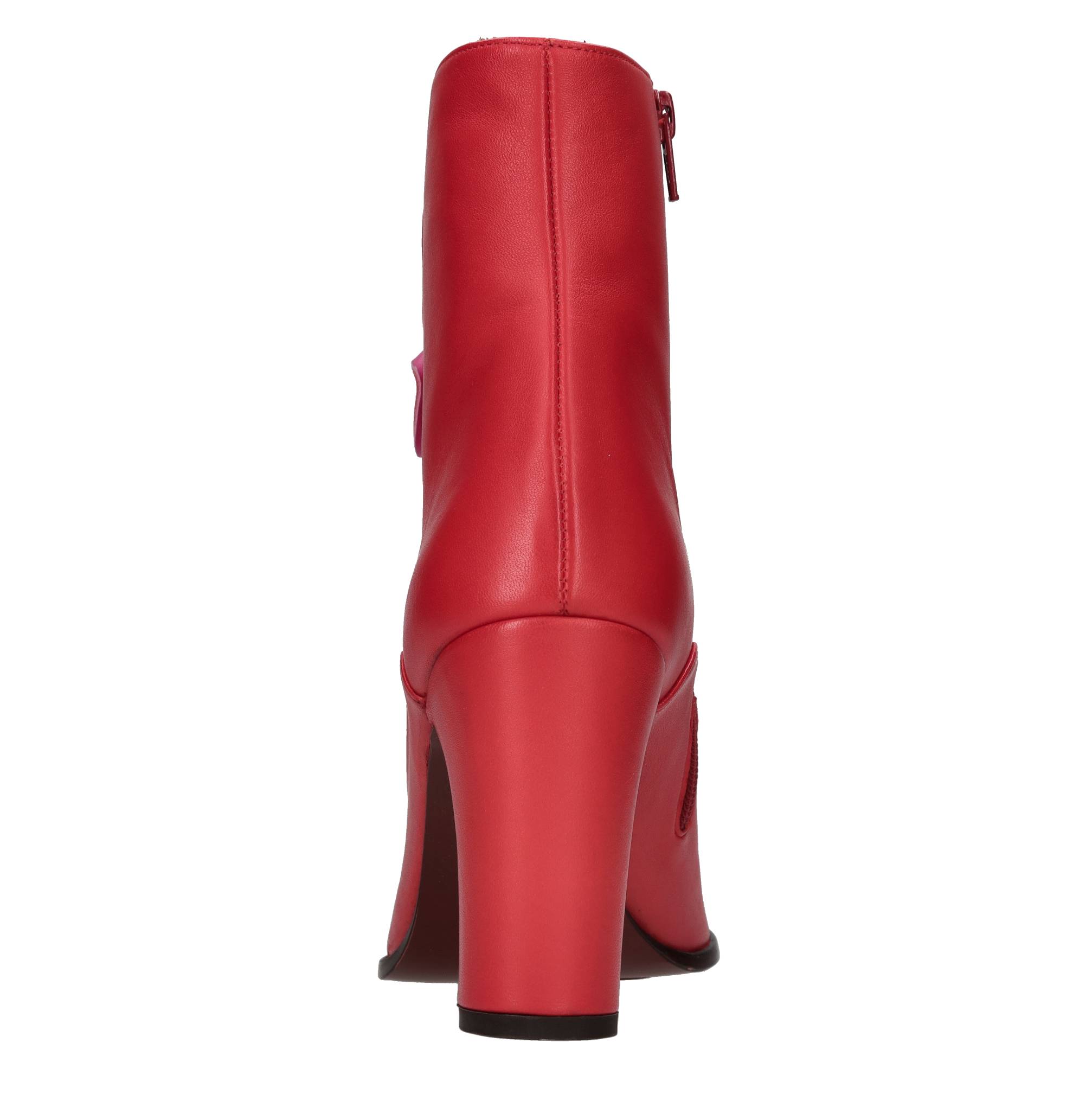 Chie Mihara Botas rojas