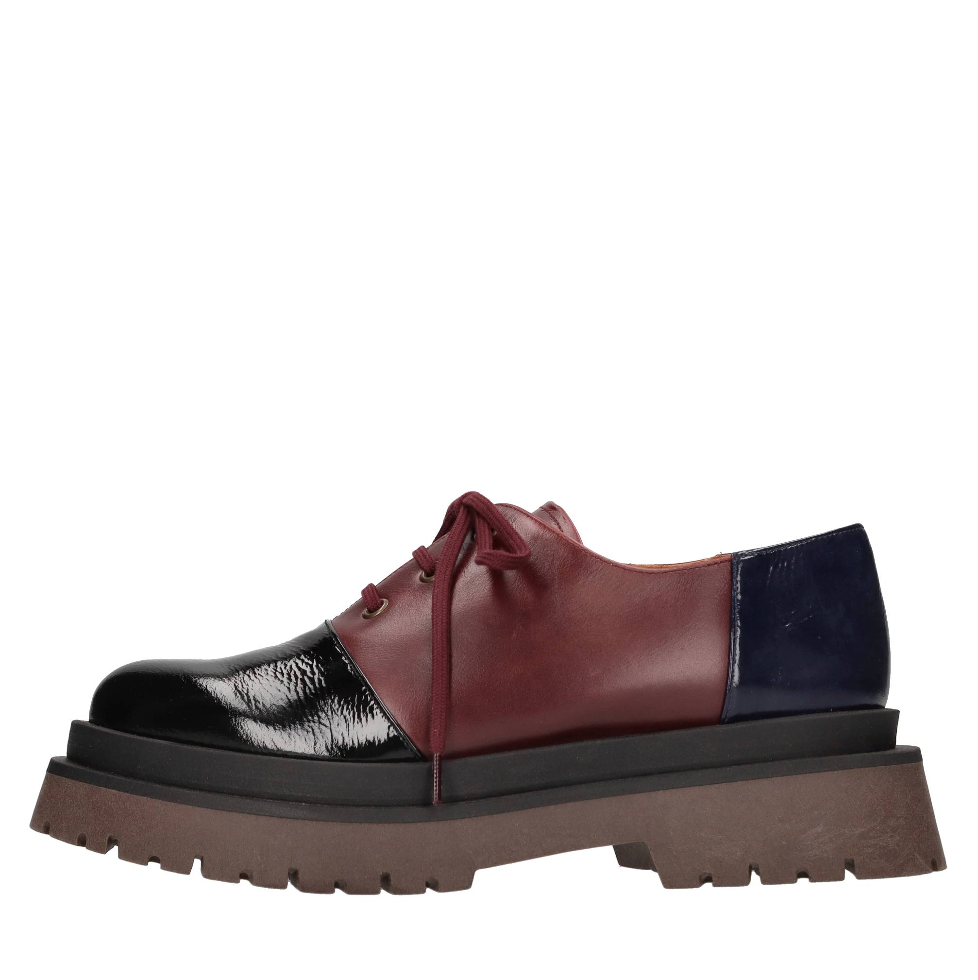 Chie Mihara Niedrige Schuhe Multicolor