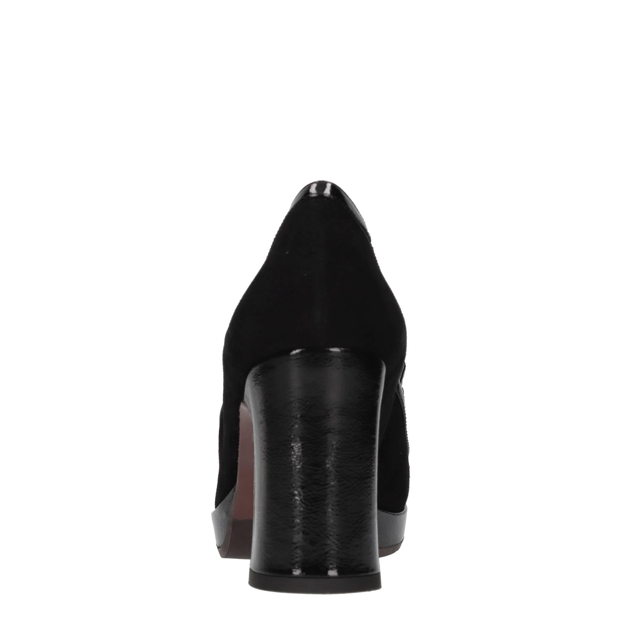 Chie Mihara With Heel
