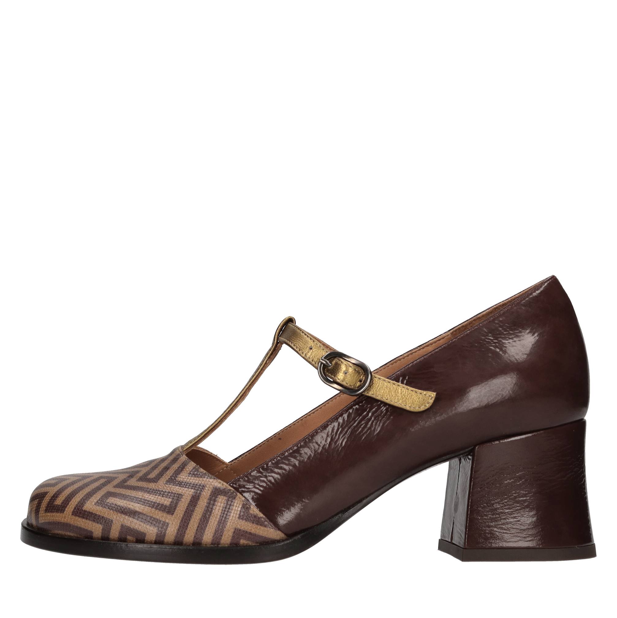 Chie Mihara Chaussures avec talon brun
