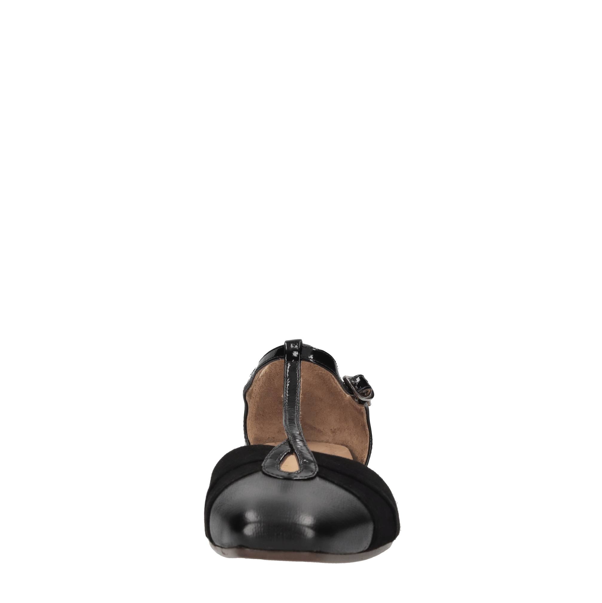 Chie Mihara Chaussures avec talon noir