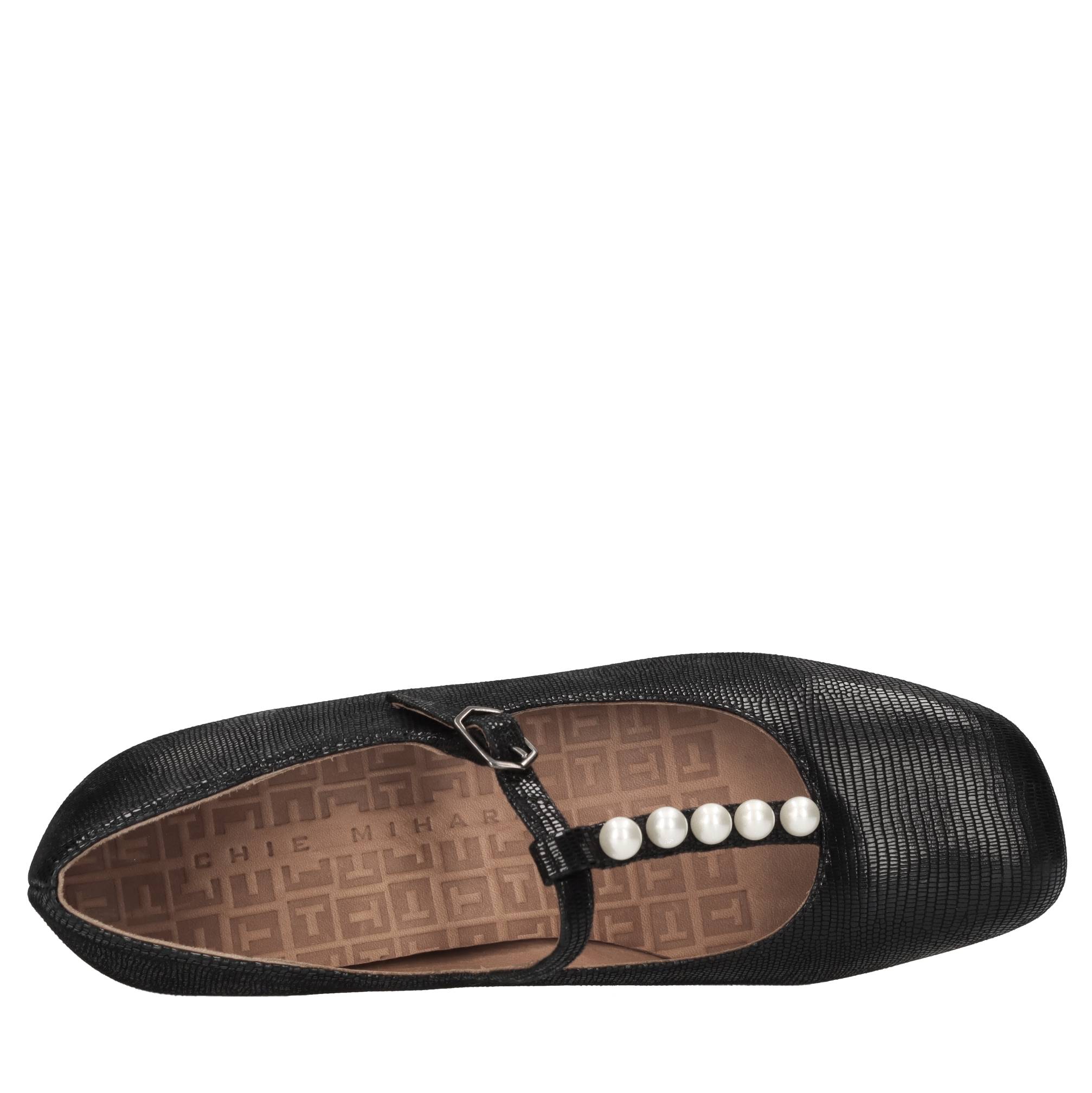 Chie Mihara Chaussures avec talon noir
