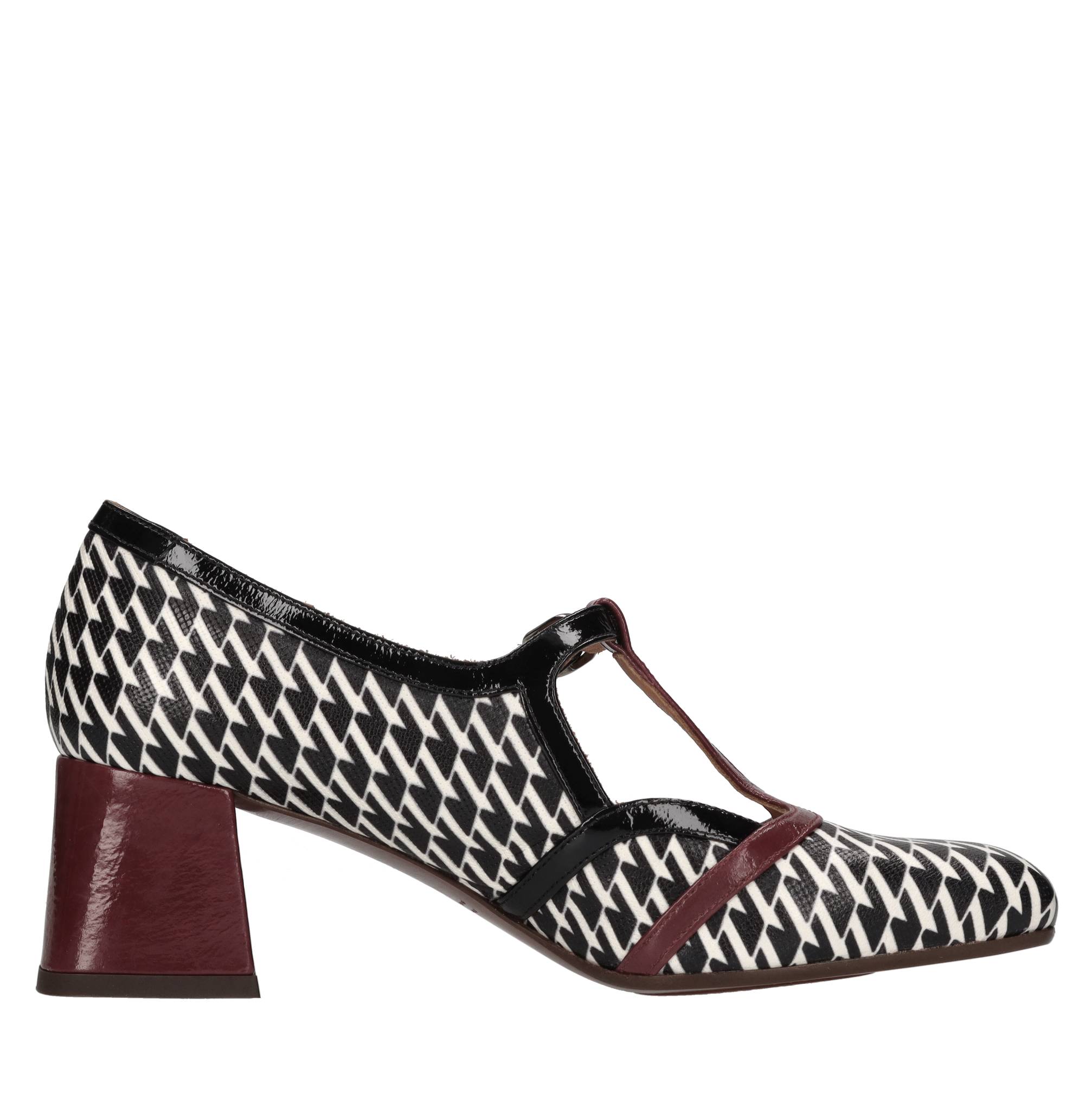 Chie Mihara With Heel