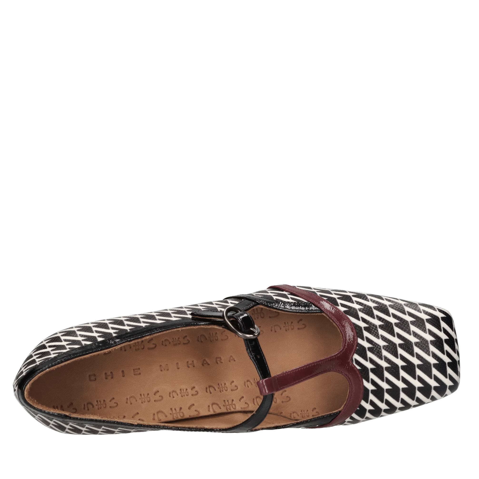 Chie Mihara With Heel