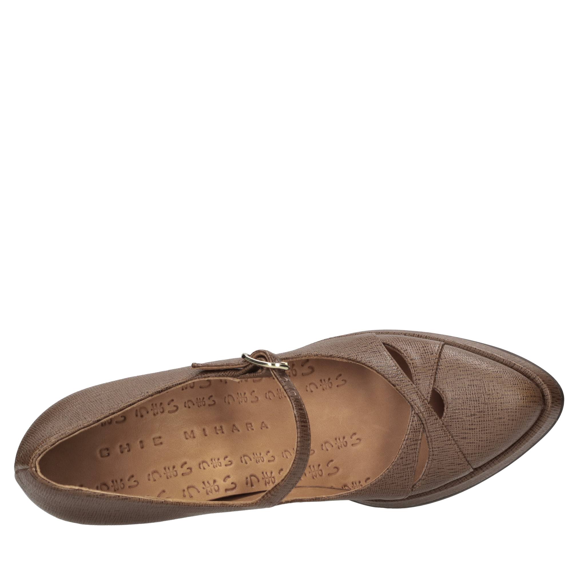 Chie Mihara Schoenen met bruine hakken