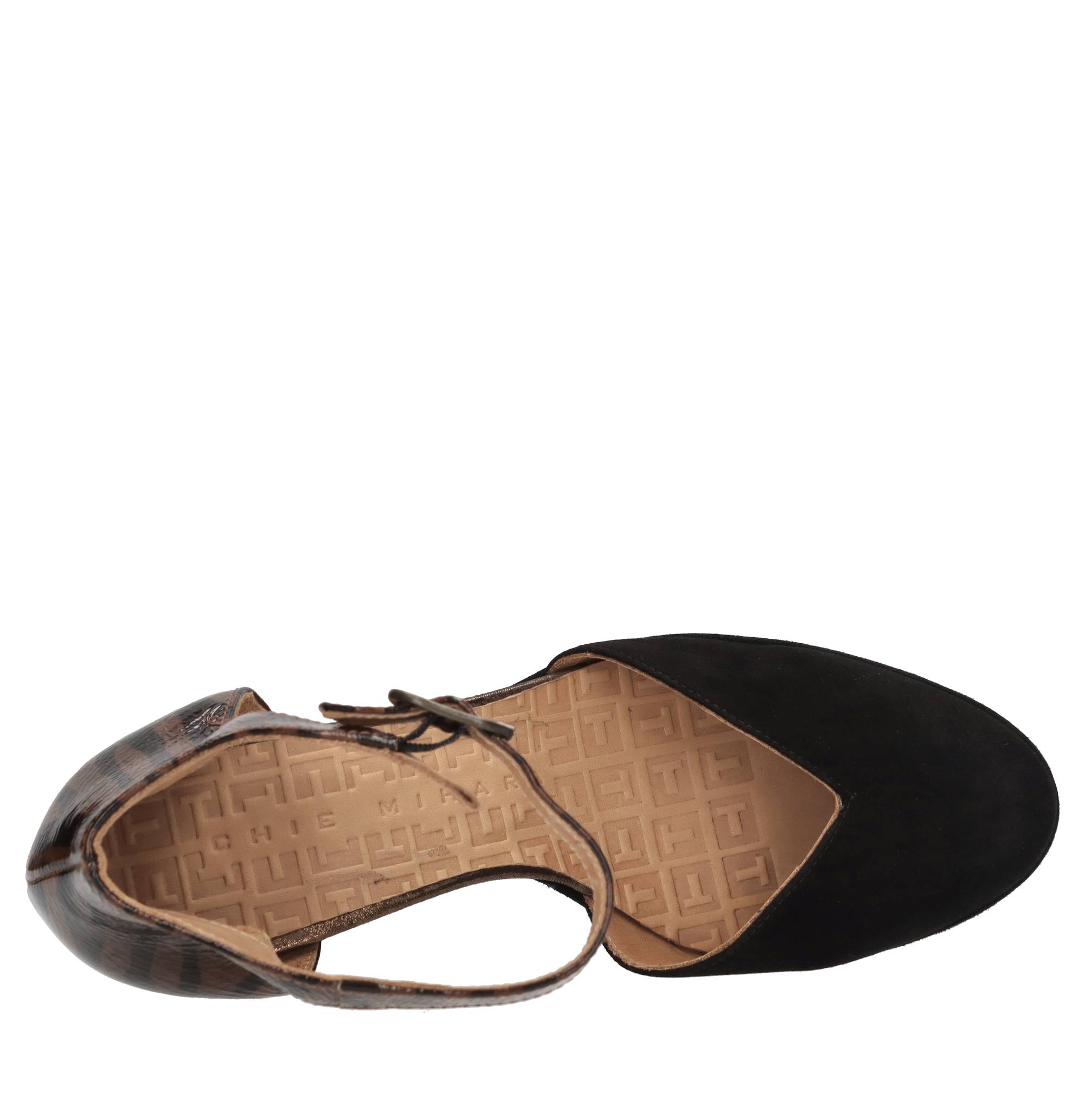 Chie Mihara With Heel