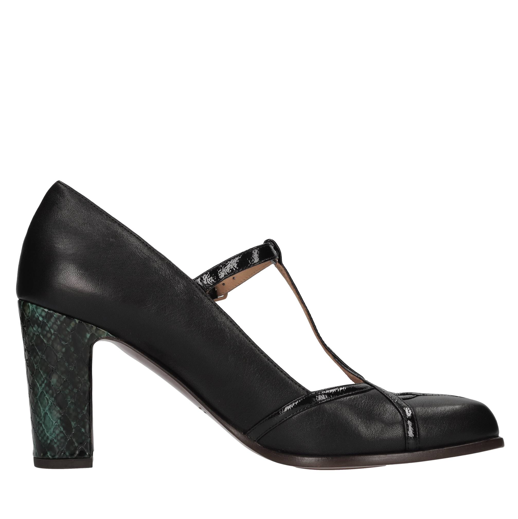 Chie Mihara Zapatos con tacón negro