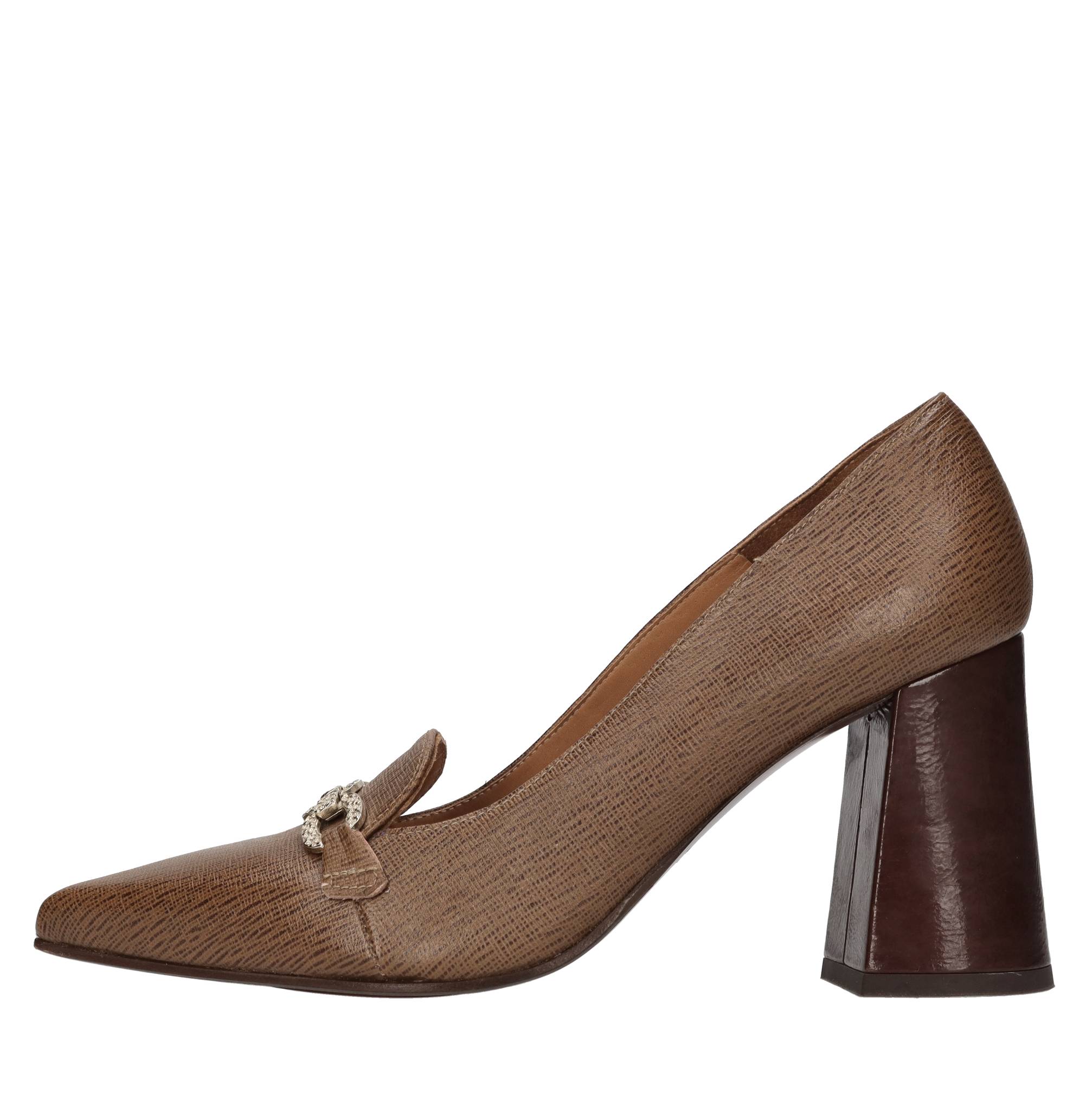 CHIE MIHARA With Heel