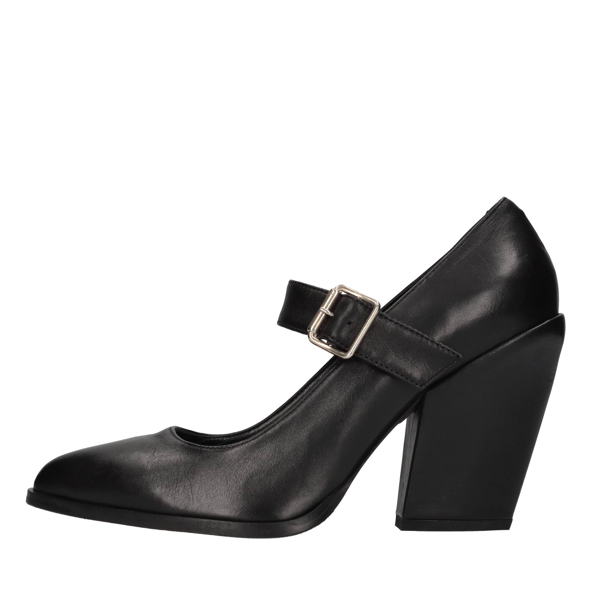 PIXY With Heel